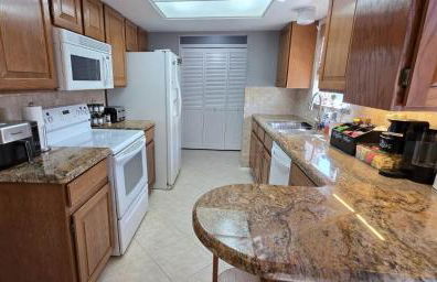 Hot Tub, Game Room, Kayaks, Boat Parking, Backyard, King, Fire Pit, Pets, WD - Foto 10