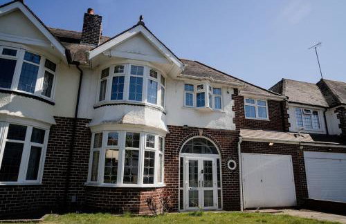 Spacious 6 bedroom House in Dudley with optional Nursery-Drive and Garage-Families and Contractors Welcome - Foto 13