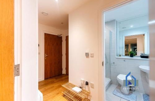 City Condo-Terrace-Gym-Games Room -Free Secure Parking- Manchester - Foto 8