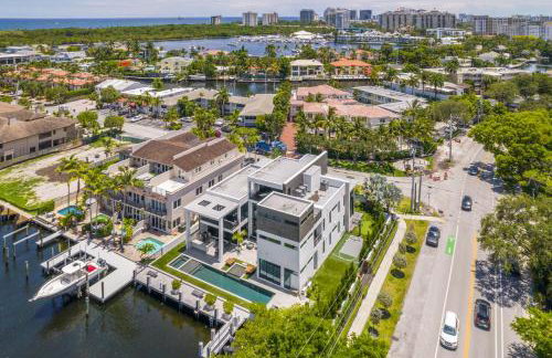 Three Story Waterfront Villa with Basketball and Mini Golf - Foto 67