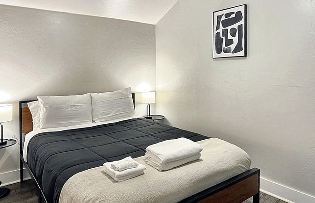 Cozy Charm Studio W 2BR I Fully Furnished - Photo 6