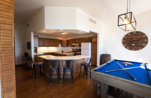 Villager Loft Pool Table & Dining Discounts - Foto 14