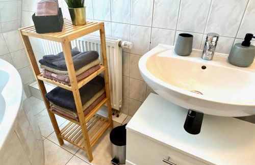 BHV-3, - 4- und 5-Zimmer Wohnungen mit Terrasse, 24h self-check-in, TV, Internet, DisneyPlus, Waschmaschine - Foto 28