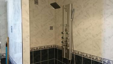 Au Coeur du Jura, Logement au calme - Foto 2, Shower