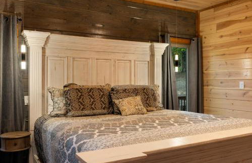 Cozy Cabin with Hot Tub, Fire Pit and Arcade Games - Foto 35