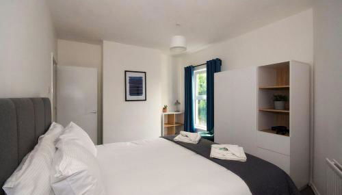 #33 Beautiful 2 bed apt Tamworth Private Parking - Foto 3