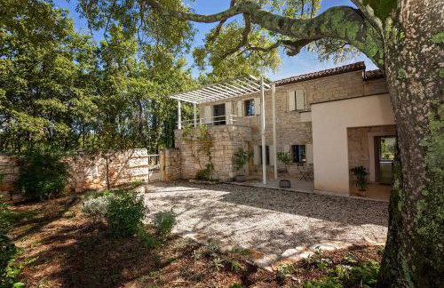 Beautiful restored farmhouse with private pool and gardens - Foto 34