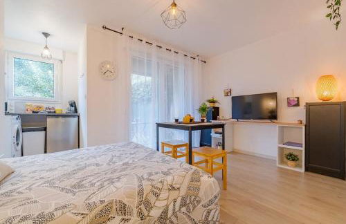 Les Muses - avec entrée autonome, clim neuve, jardin, parking privé & sa piscine ! - - Foto 1