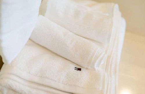 Bedroom with 3.5-Bathroom near Golf Course! - Photo 21