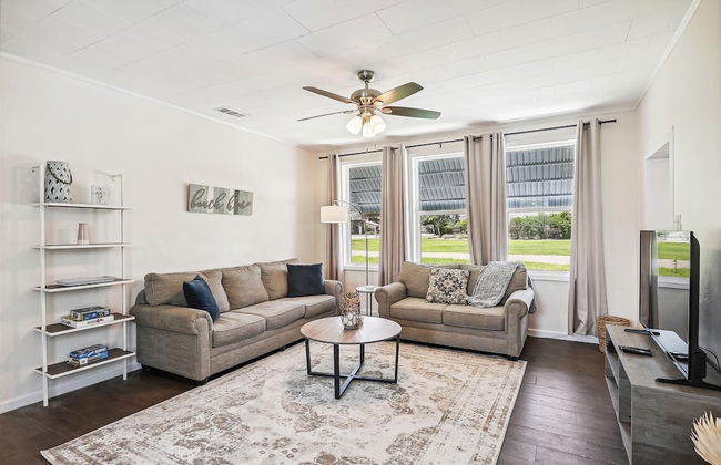 Cove Cottage - 3 Bedroom w/Private Pool. Sleeps 6. Quiet Community, Close to Fishing Marinas. 3 Home by RedAwning - Foto 12