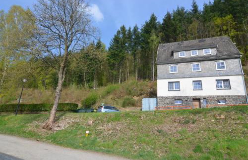 Lovely Group House near Winterberg with Private Sauna, Garden, & Terrace - Photo 16