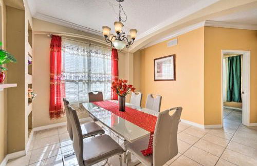 Spacious Family Home with Spa in Davenport! - Photo 7