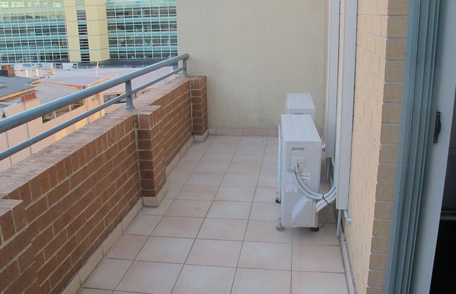 Sleek apartment Unit 87 - Photo 23