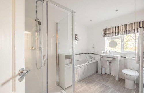 Large 6BR Home Sleeps 12 Free Parking & WiFi - Foto 34