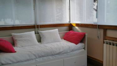 Casita independiente con jardín y chimenea. - Foto 4