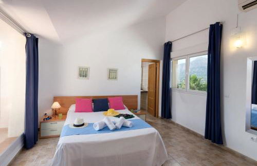 Villa Cabriel by Villa Plus - Photo 8