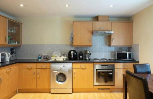 Near Lakeside Shopping Centre - Photo 5