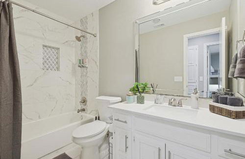 Best of Allen at Fountain Park - 5BD-2BA with Pool - Foto 28