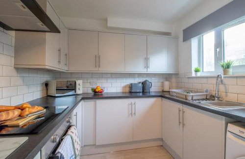 Raeburn House- 3 Bedrooms, 2 Bathrooms in Hamilton - Foto 14