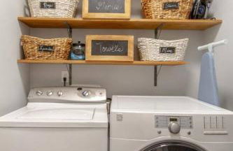 Music City Charmer Tons of Beds Thirty Day Minimum - Foto 23