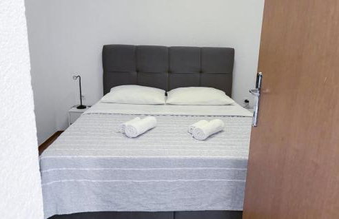 Amazing Apartment In Lukovo Sugarje - Foto 6