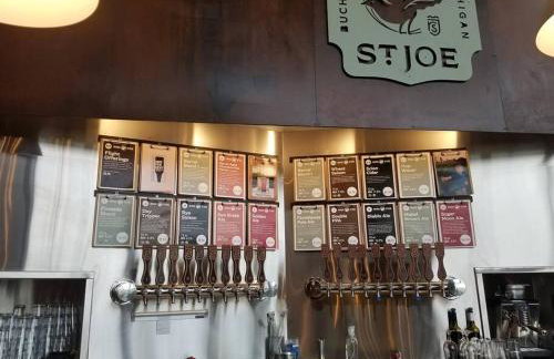 Smitten in da Mitten - 18 acres, Arcades, High Spd Web, Hot Tub, Pond! - Foto 59