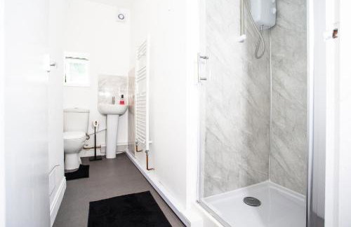 Modern 4BR Home in Dudley - Foto 36