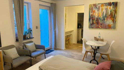 Helle Souterrainwohnung mit Komfort - Foto 2