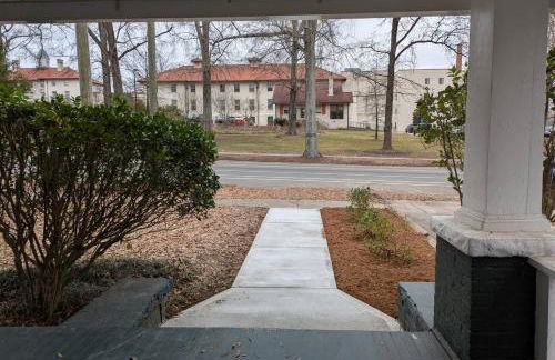 NEW! Renovated 2Br1Ba near NCSSM - Foto 32