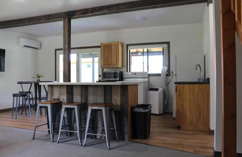 Cabin 6 at Horse Creek Resort - Foto 4