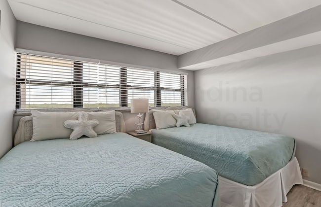 Fully Remodeled Condo with Atlantic Ocean View and Access to Private Fishing Pier by RedAwning - Foto 7