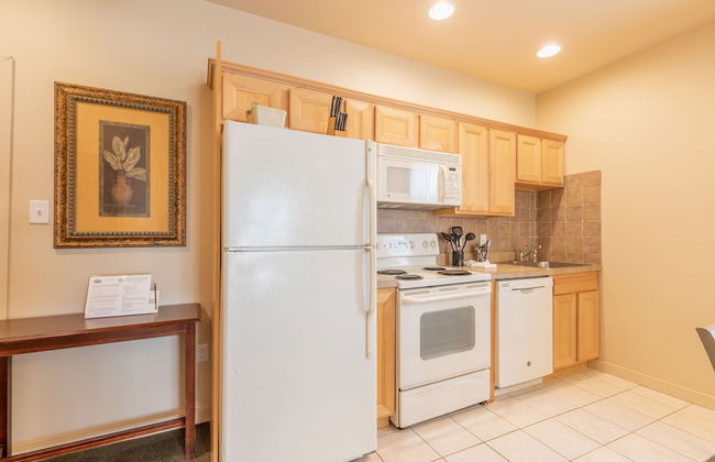 Ebb Tide Suites - Photo 14