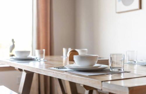 Cozy 2 bedroom condo walking distance from the beach - Foto 16