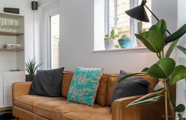 Stunning 5 Bed in the Centre of Bourton - Photo 16