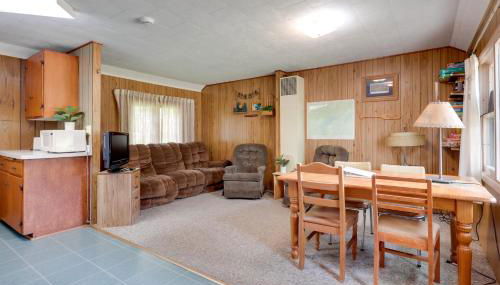 South Twin Lake Cabin with Dock, Steps to Water - Foto 5