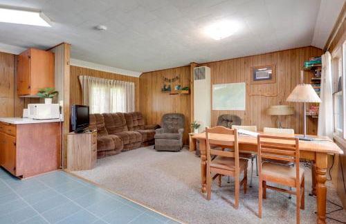 South Twin Lake Cabin with Dock, Steps to Water - Foto 5