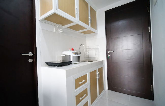 New Studio Apartment With Strategic Location At Suncity Residence - Foto 7