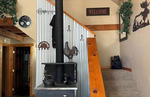 The Cozy Acorn Cascade Lake Retreat - Photo 6