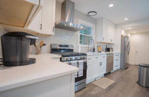 Fire pit - 6 Min to North Hills - Screened Porch - Foto 4