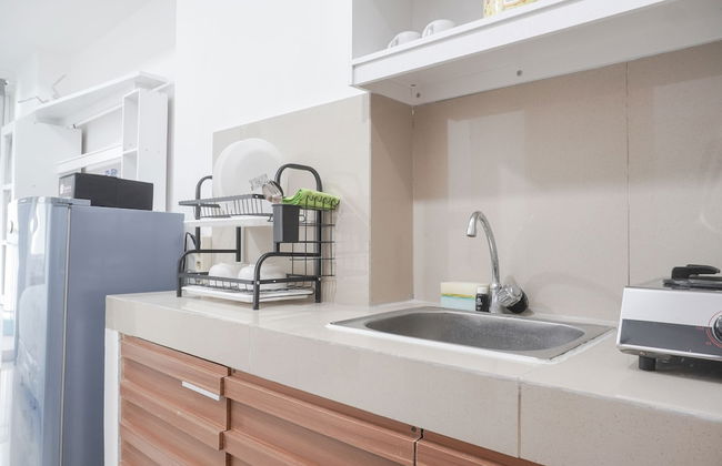 Minimalist And Cozy Studio Room At The Nest Puri Apartment - Foto 9