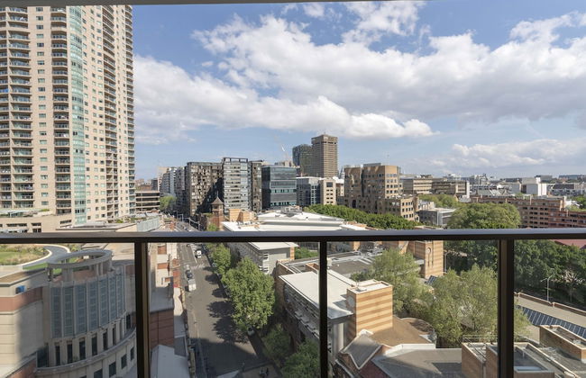 Modern Apartment in Darling Harbour - Photo 24