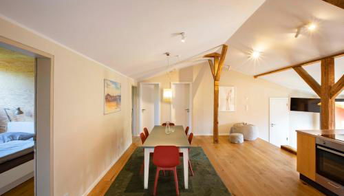 Große Wohnung mit Loggia - Photo 4