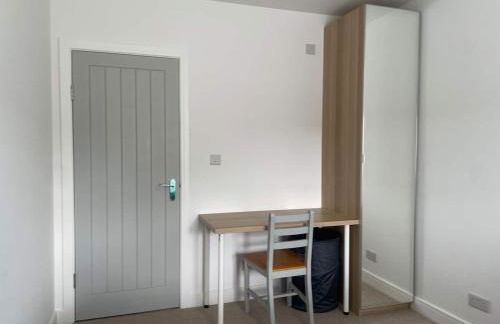 Exclusive 1 and 2 Bedroom Flats only 0,5 miles aw - Foto 77