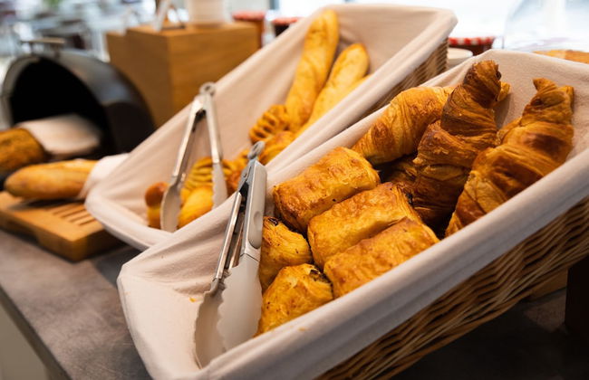 BRIT HOTEL Confort Lannion Centre Gare - Foto 48