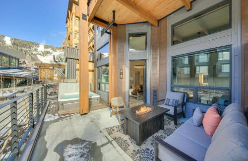 Luxe Schweitzer Condo with Hot Tub Ski-InandSki-Out! - Foto 19