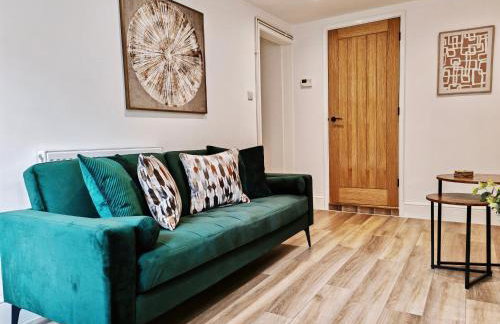 2-Bed Apartment - For Contractors & Business Travellers - Long Stays Welcome - Photo 23