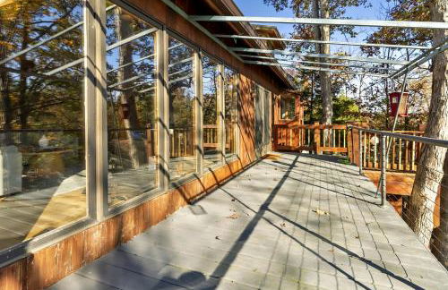 Luxury Lake House w Dock & Game Room - Photo 57