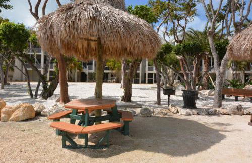 LIC Mgr - LUXURIOUS 2 BED 3 BATH PENTHOUSE SUITE - PANORAMIC OCEAN VIEWS! INDOOR PICKLEBALL - SPEAKEASY! - Foto 51