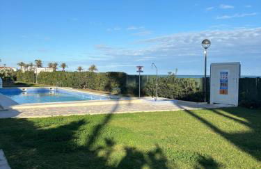 Apartamento con piscina y parking privado - Foto 3