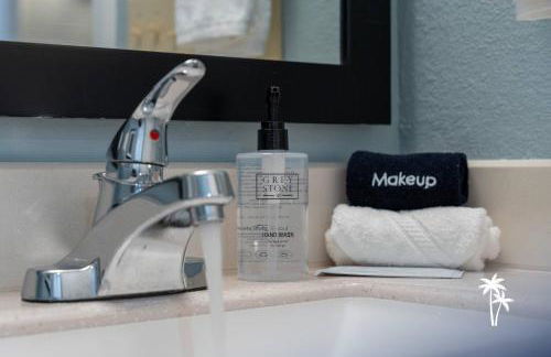 Tranquil Garden View 2 Bed 2 Bath Balcony Condo 7 Min to Universal - Foto 21